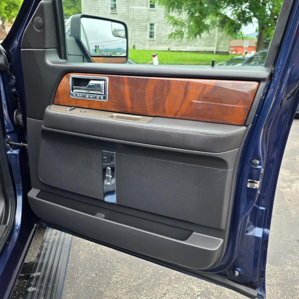 Lincoln Navigator 4WD Premium 2014