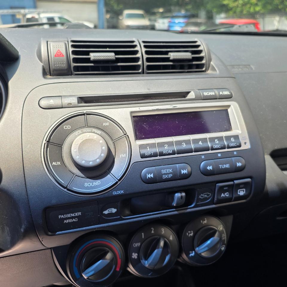 Honda Fit 5-Speed AT 2008
