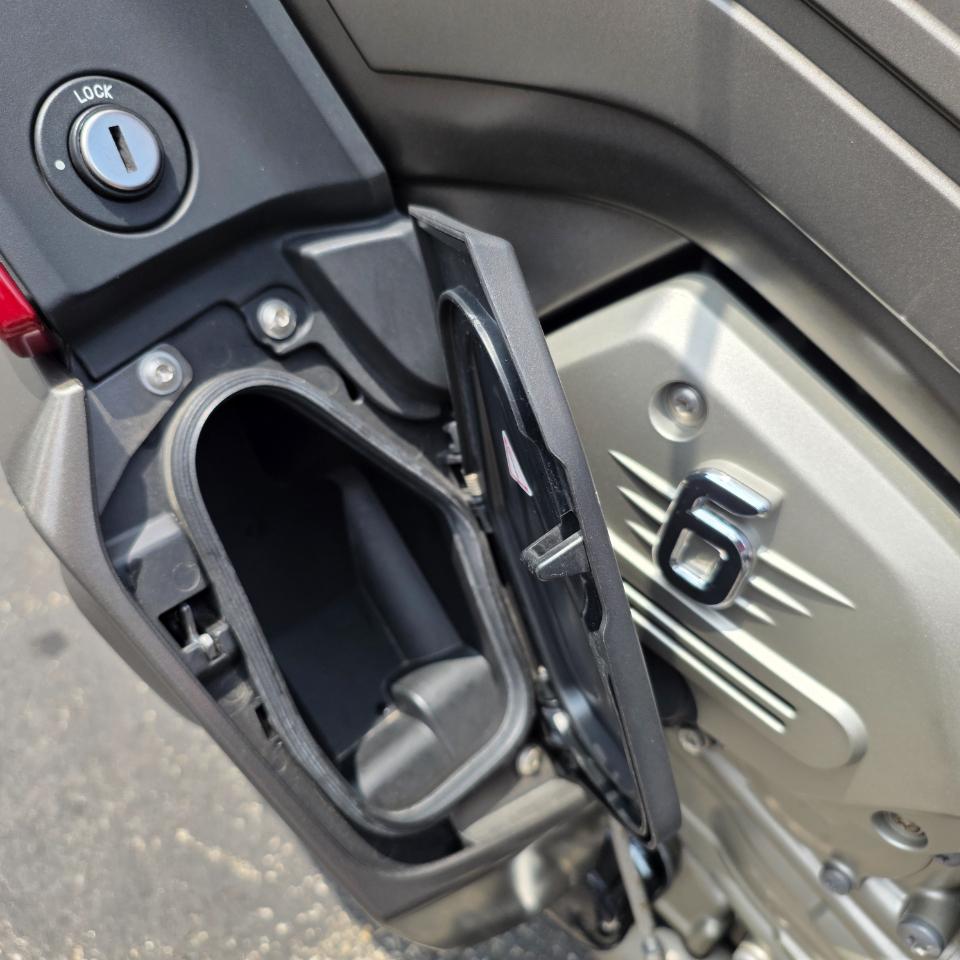 BMW K1600 GT  2012