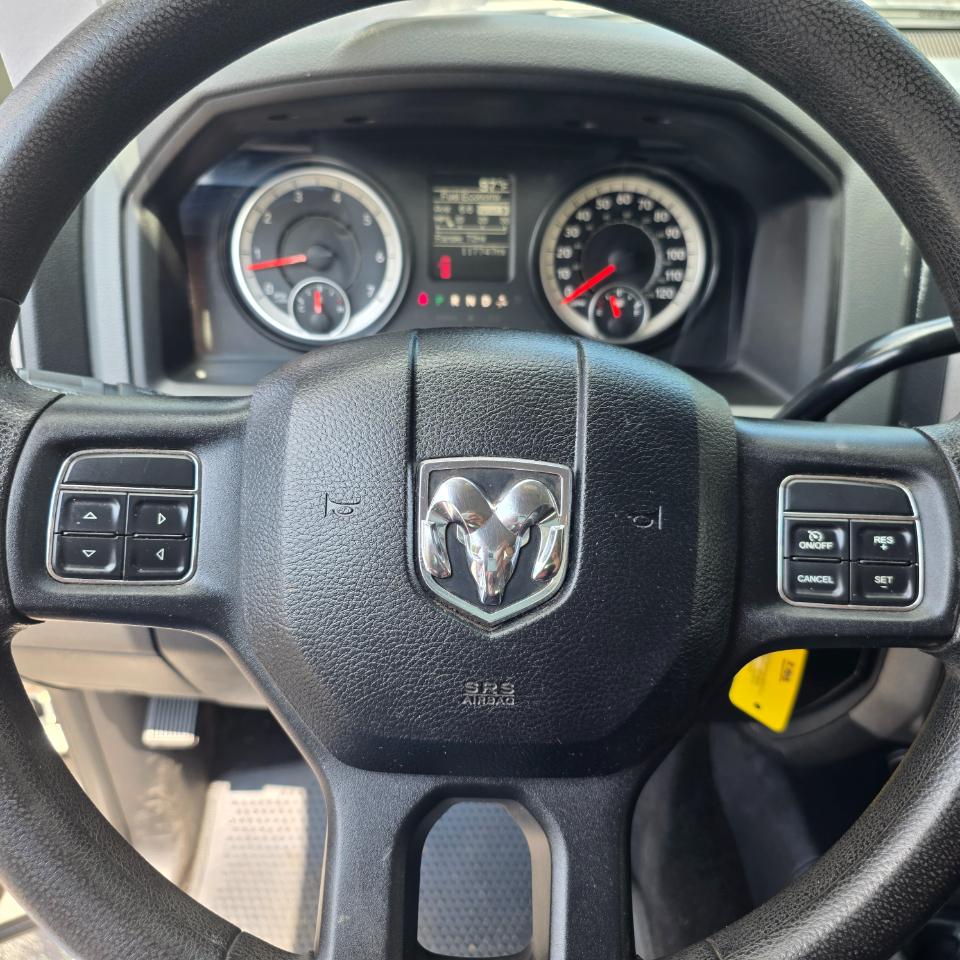 RAM 2500 Tradesman Crew Cab 4WD 2016