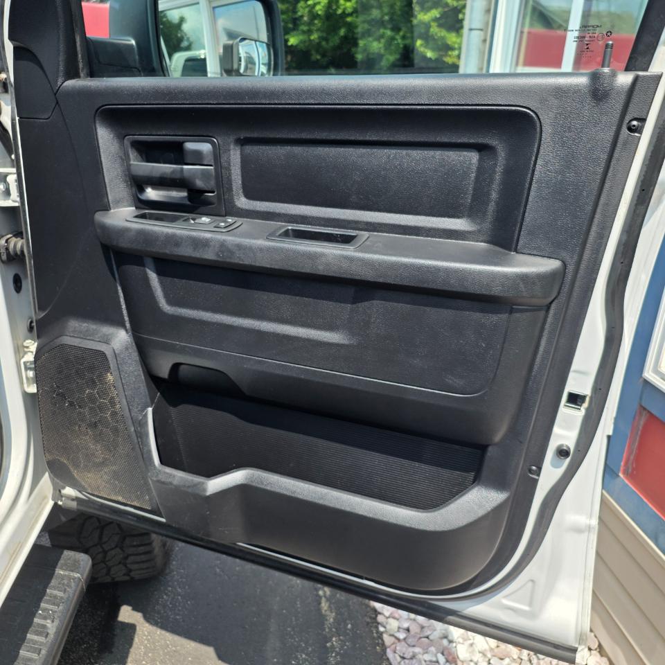 RAM 2500 Tradesman Crew Cab 4WD 2016