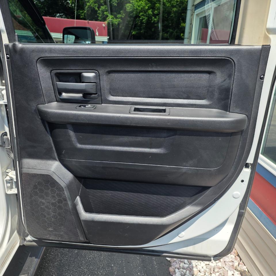 RAM 2500 Tradesman Crew Cab 4WD 2016