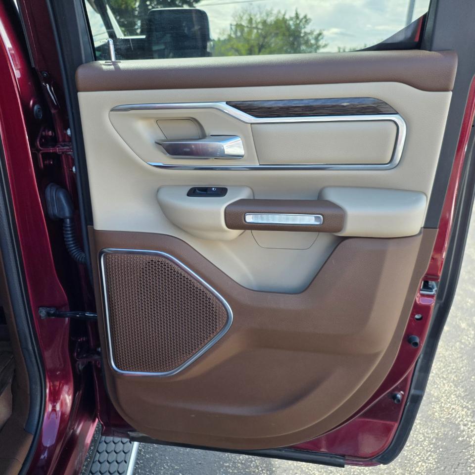 RAM 1500 Laramie Quad Cab 4WD 2019