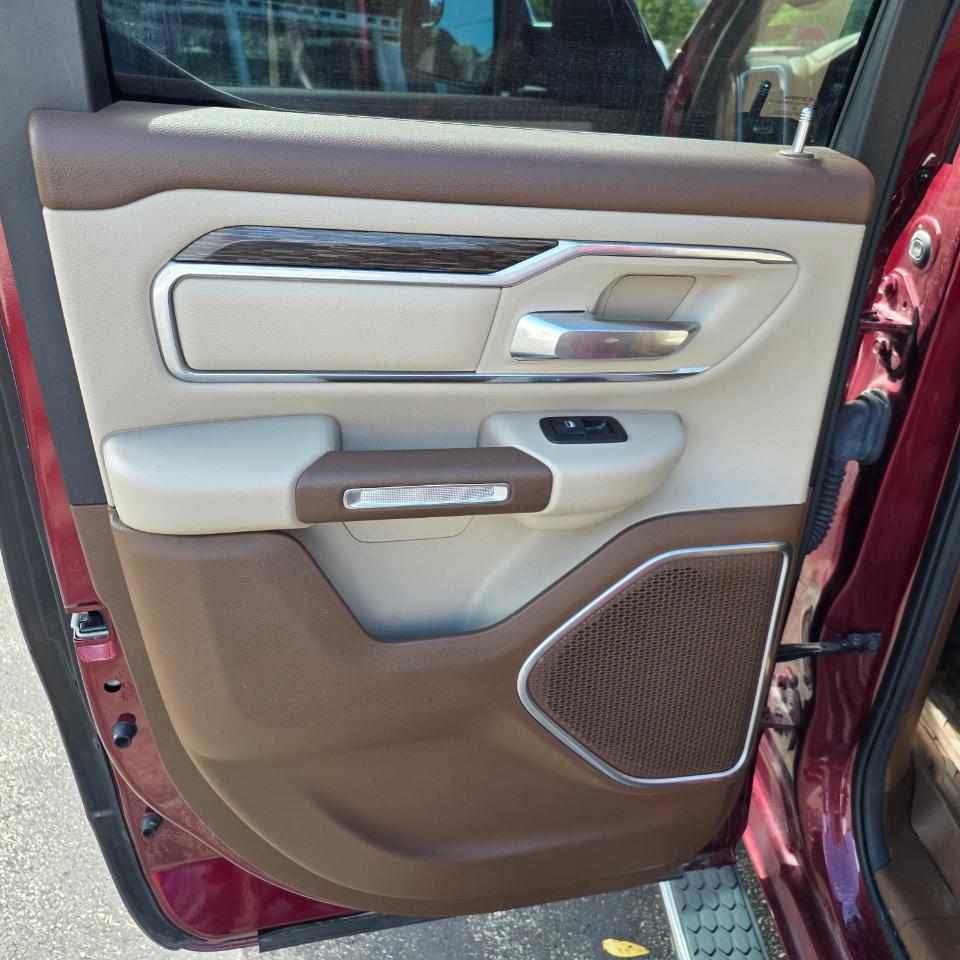 RAM 1500 Laramie Quad Cab 4WD 2019