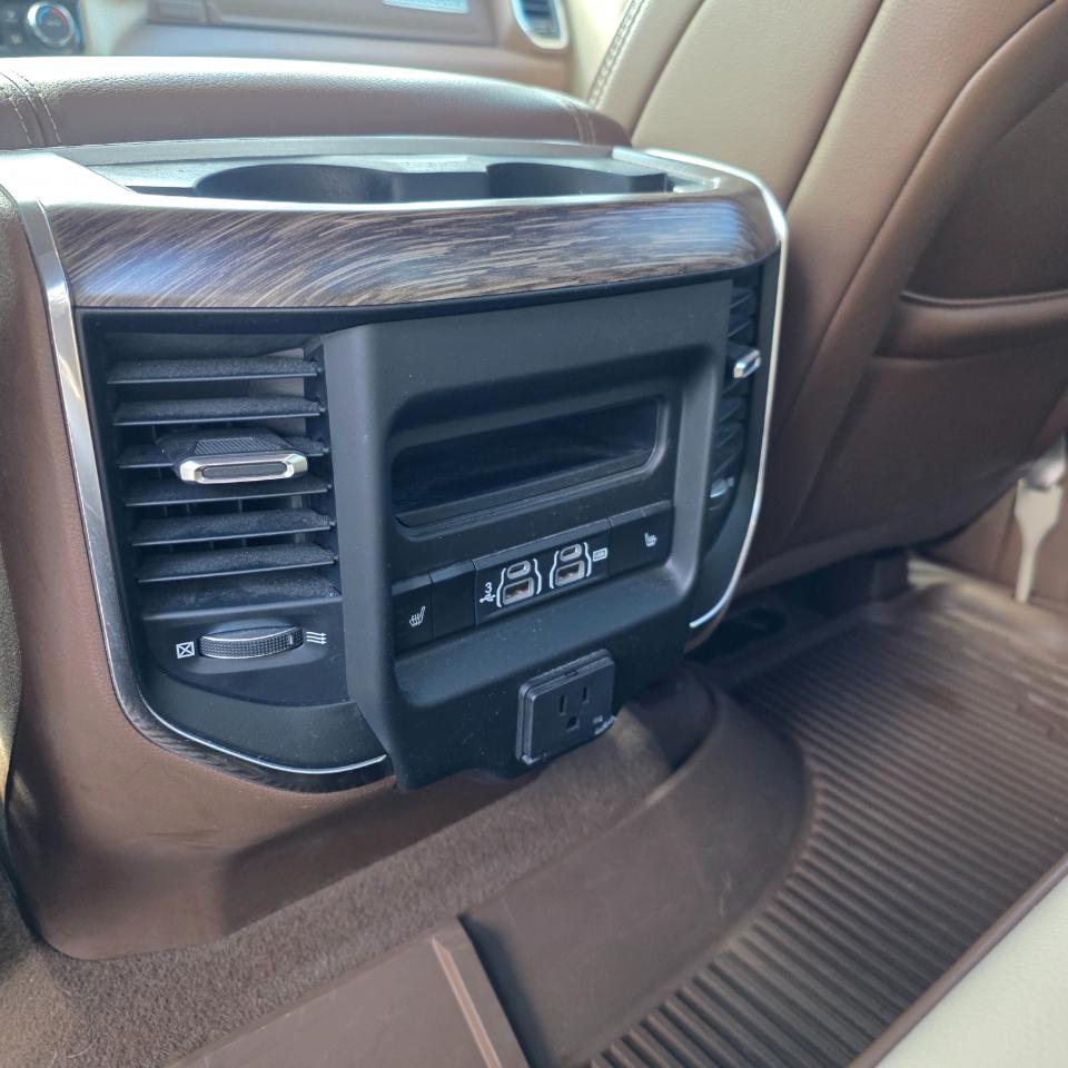 RAM 1500 Laramie Quad Cab 4WD 2019