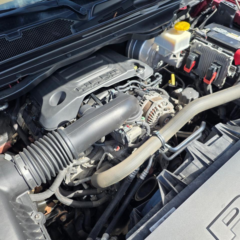 RAM 1500 Laramie Quad Cab 4WD 2019