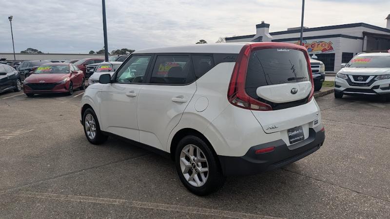 Kia Soul LX CVT 2021