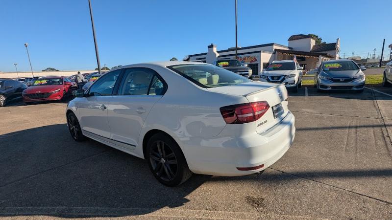 Volkswagen Jetta 1.8T SEL 6A 2018
