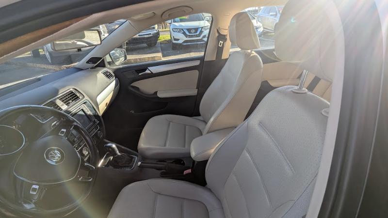 Volkswagen Jetta 1.8T SEL 6A 2018