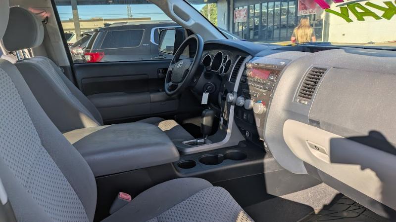 Toyota Tundra Tundra-Grade CrewMax 5.7L 2WD 2013