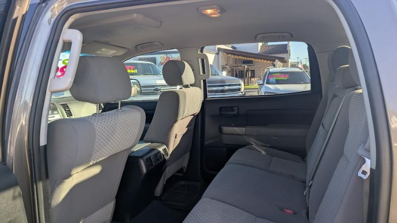 Toyota Tundra Tundra-Grade CrewMax 5.7L 2WD 2013