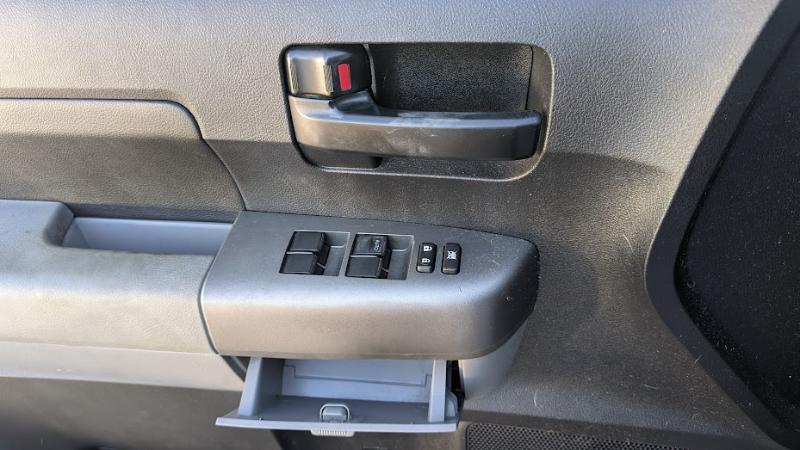 Toyota Tundra Tundra-Grade CrewMax 5.7L 2WD 2013