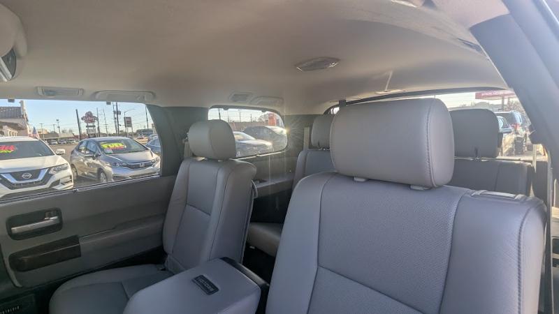 Toyota Sequoia Plantium 2WD 2014