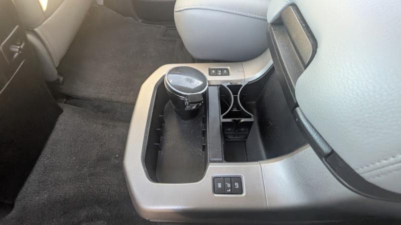 Toyota Sequoia Plantium 2WD 2014