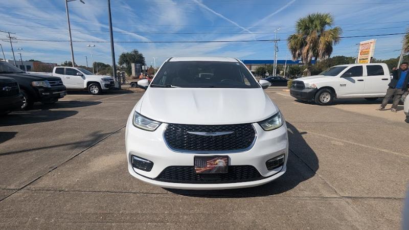Chrysler Pacifica Touring 2023