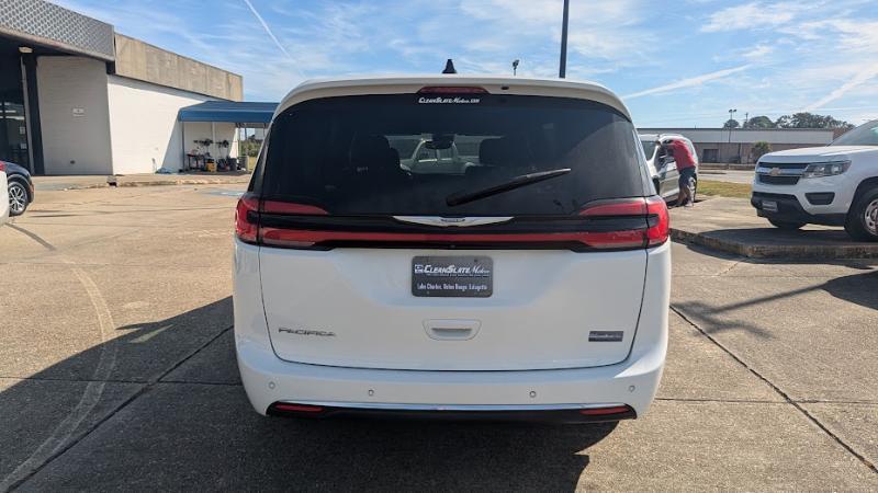 Chrysler Pacifica Touring 2023