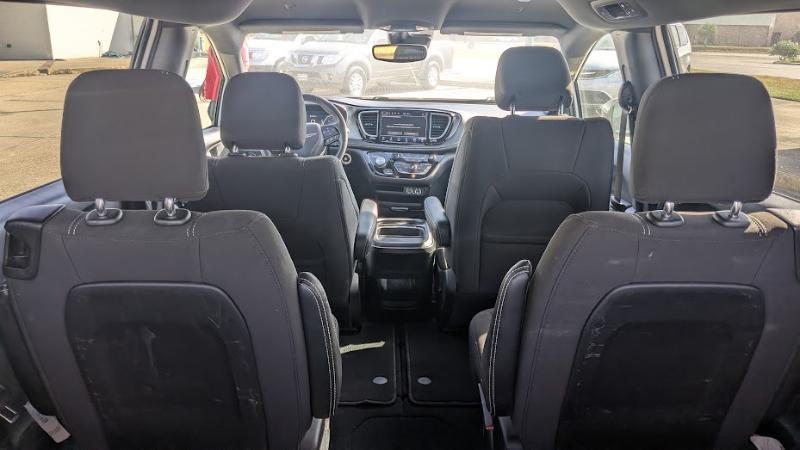 Chrysler Pacifica Touring 2023
