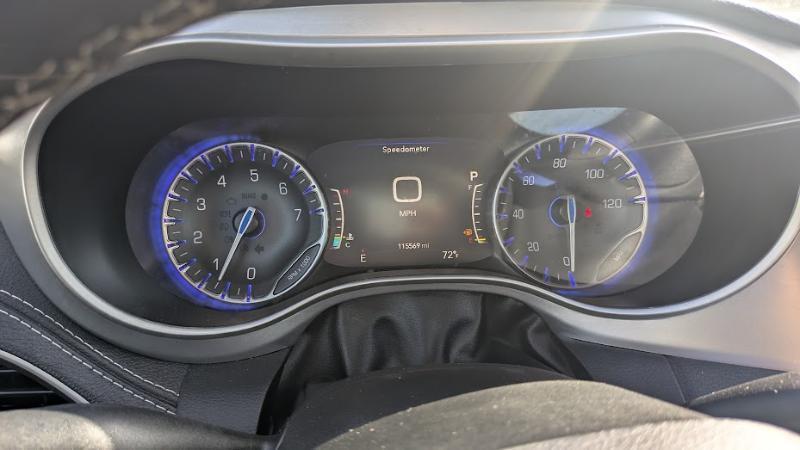 Chrysler Pacifica Touring 2023