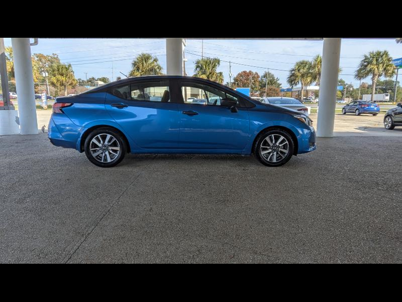 2023 Nissan Versa 1.6 Base Sedan