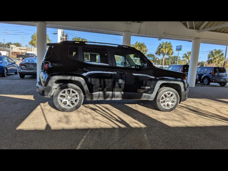 2017 Jeep Renegade Latitude's photo