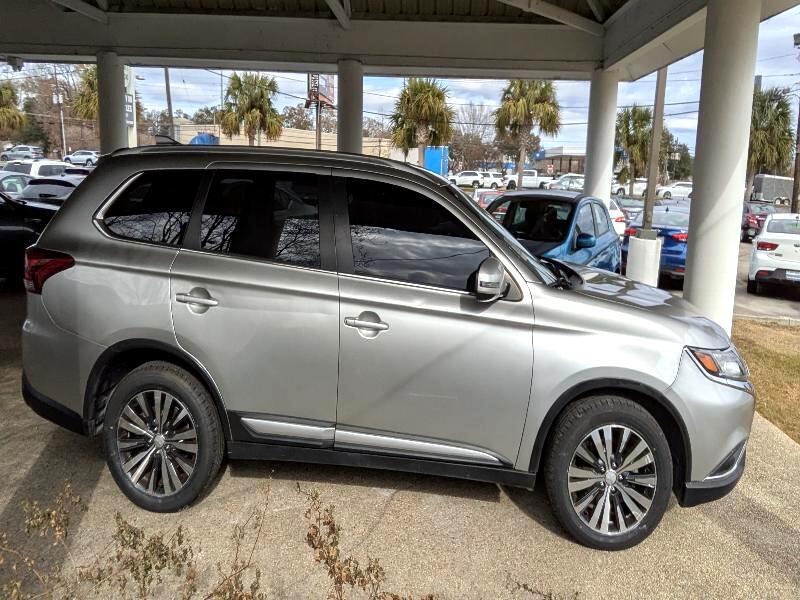2020 Mitsubishi Outlander SEL's photo