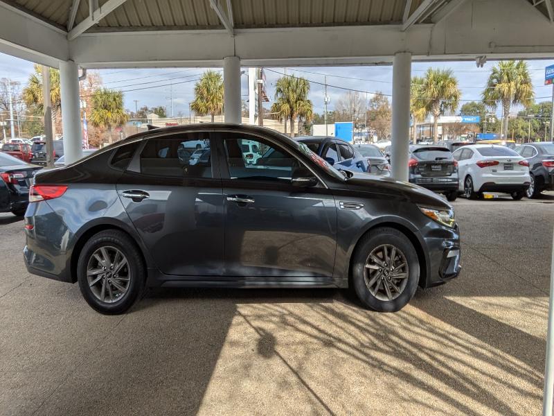 2020 Kia Optima LX's photo