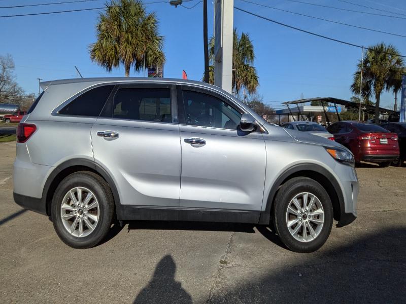2019 Kia Sorento LX's photo