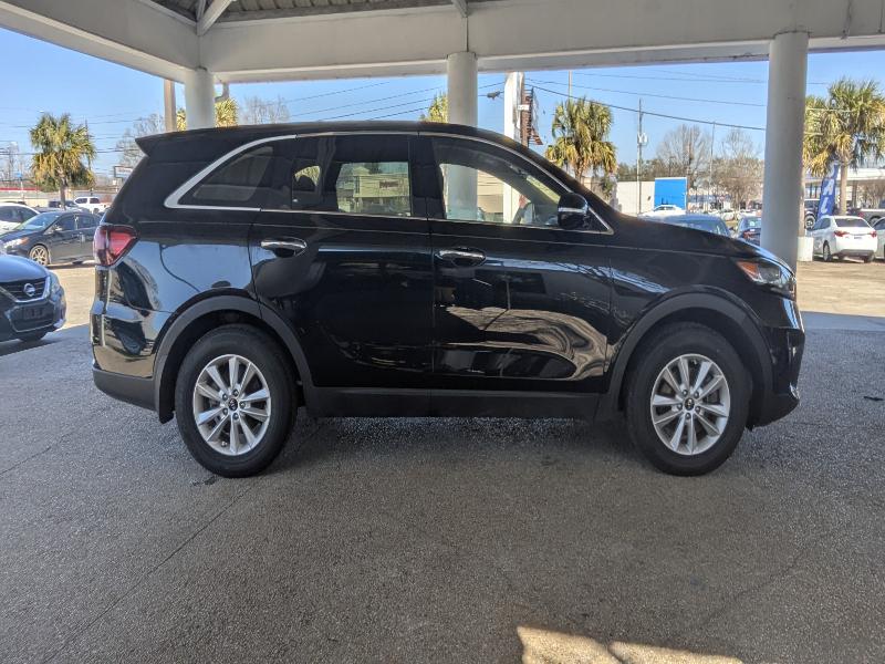 2019 Kia Sorento LX's photo