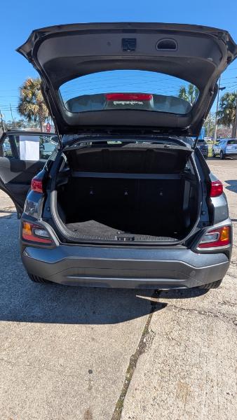 Hyundai Kona SE 2021