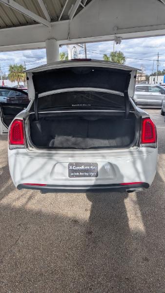 Chrysler 300 Touring 2022