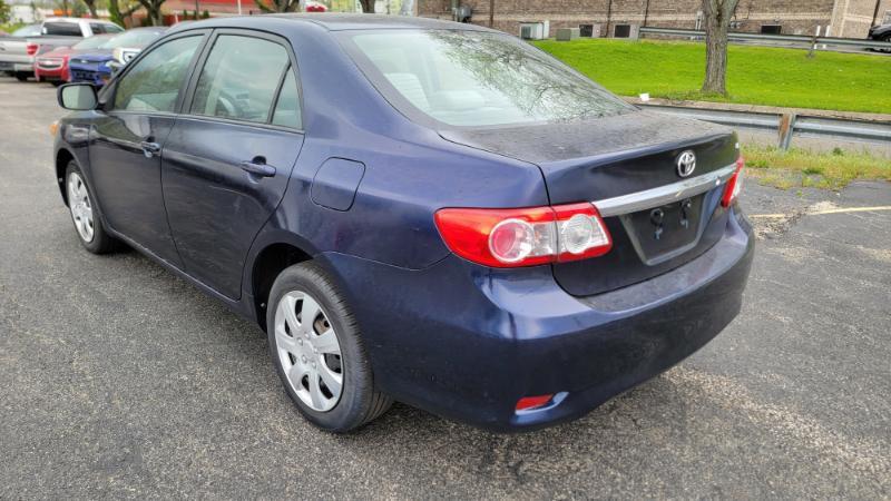 Toyota Corolla S 5-Speed MT 2012