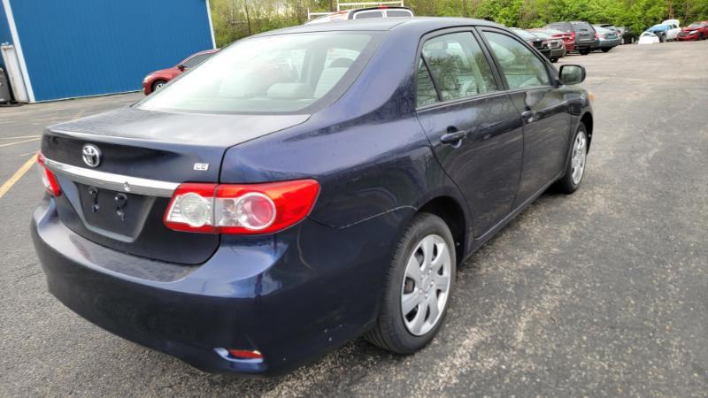 Toyota Corolla S 5-Speed MT 2012
