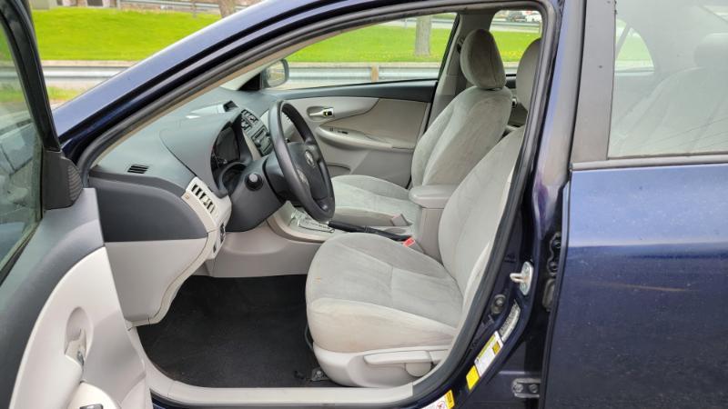 Toyota Corolla S 5-Speed MT 2012