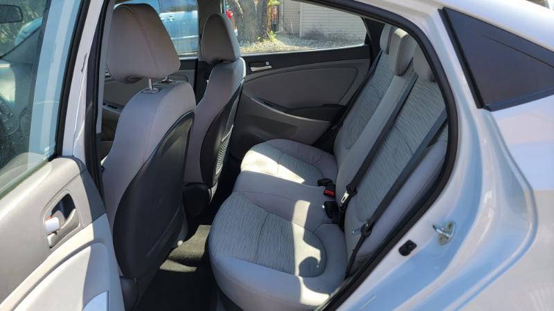 Hyundai Accent SE 4-Door 6A 2017