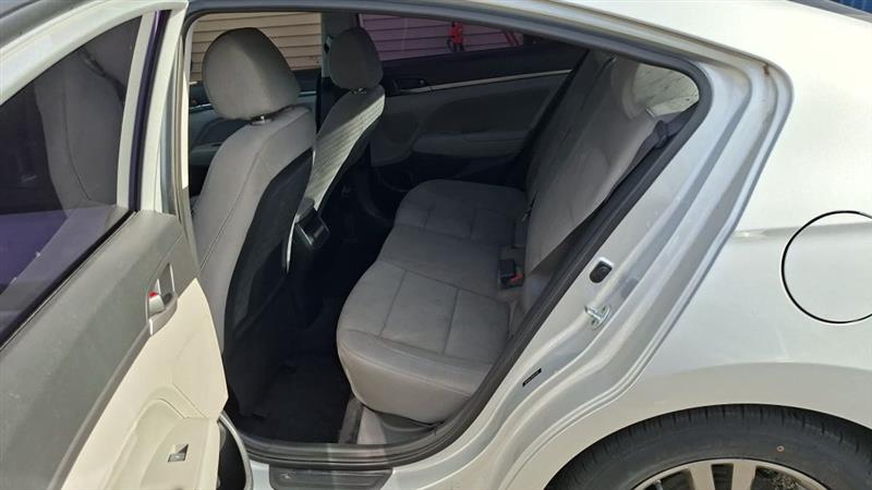 Hyundai Elantra Value Edition 6A 2017