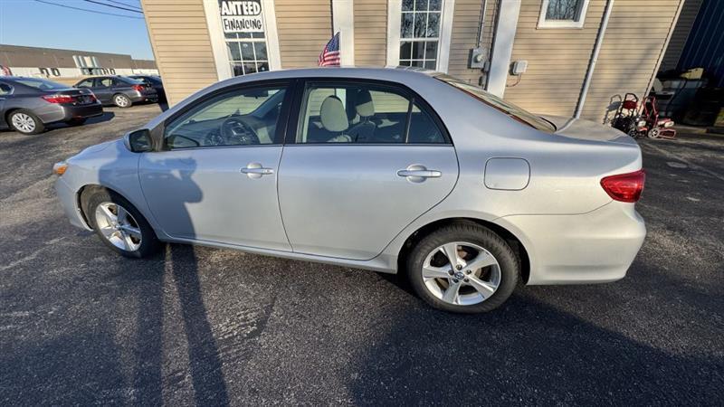 Toyota Corolla LE 4-Speed AT 2013