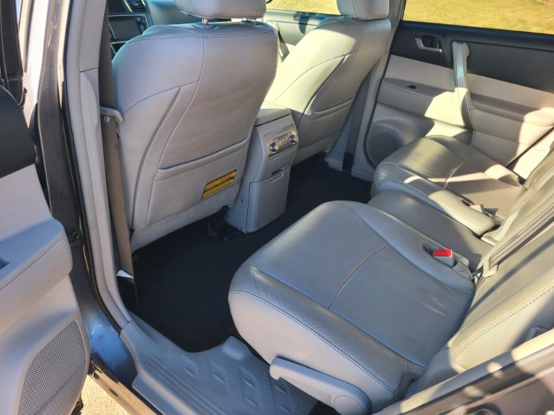 Toyota Highlander SE AWD V6 2013