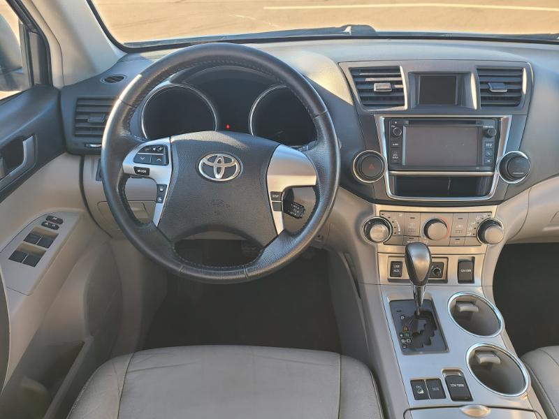 Toyota Highlander SE AWD V6 2013