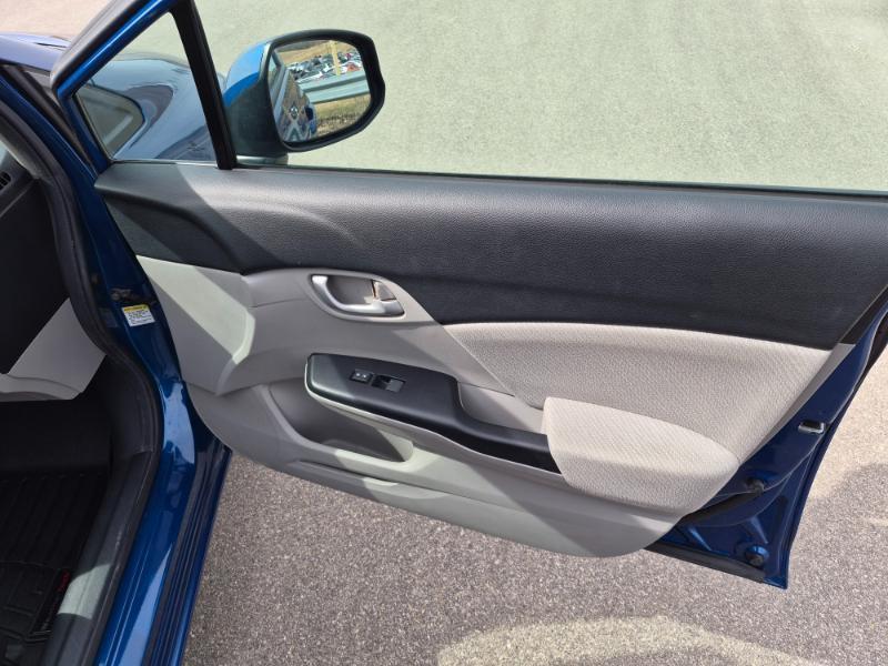 Honda Civic LX Sedan 5-Speed AT 2013