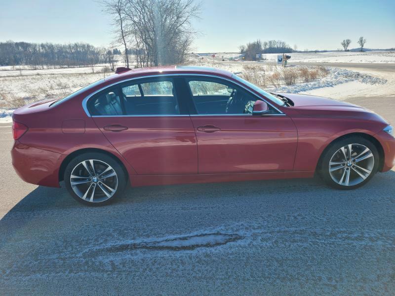 BMW 3-Series 330i xDrive SULEV Sedan 2017