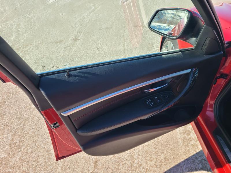 BMW 3-Series 330i xDrive SULEV Sedan 2017