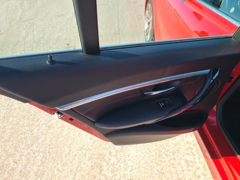 BMW 3-Series 330i xDrive SULEV Sedan 2017