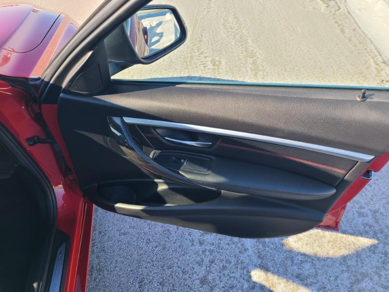 BMW 3-Series 330i xDrive SULEV Sedan 2017