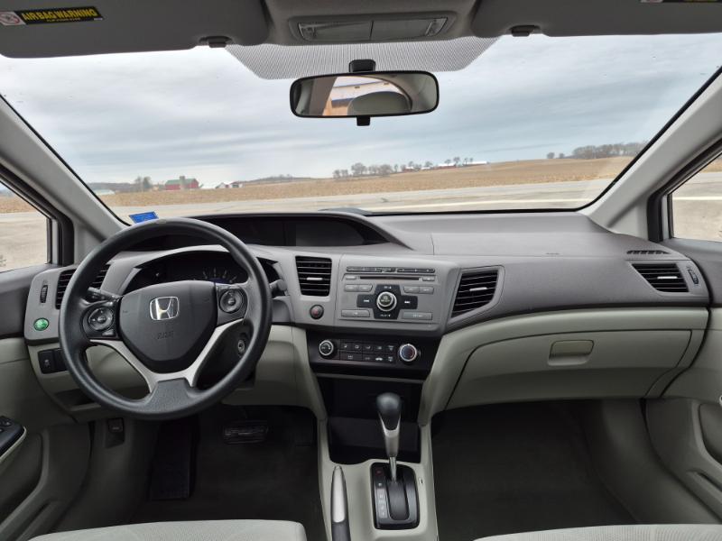 Honda Civic LX Sedan 5-Speed AT 2012