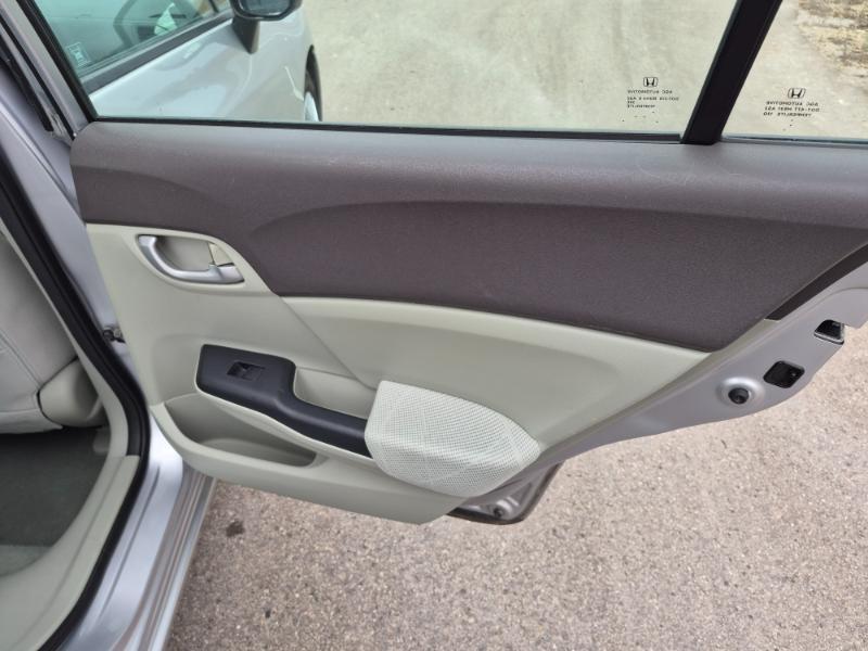 Honda Civic LX Sedan 5-Speed AT 2012