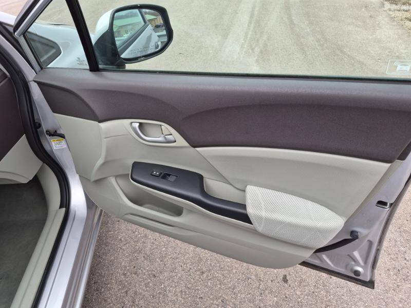 Honda Civic LX Sedan 5-Speed AT 2012