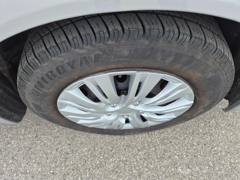 Honda Civic LX Sedan 5-Speed AT 2012