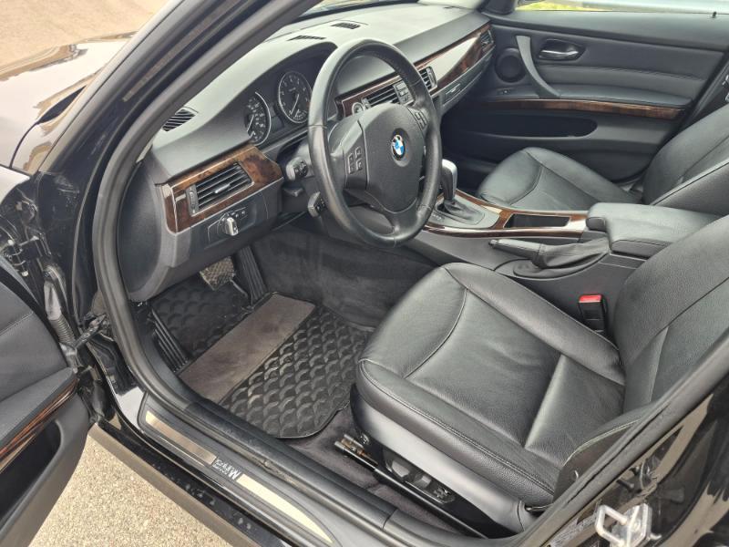 BMW 3-Series 328i xDrive 2011