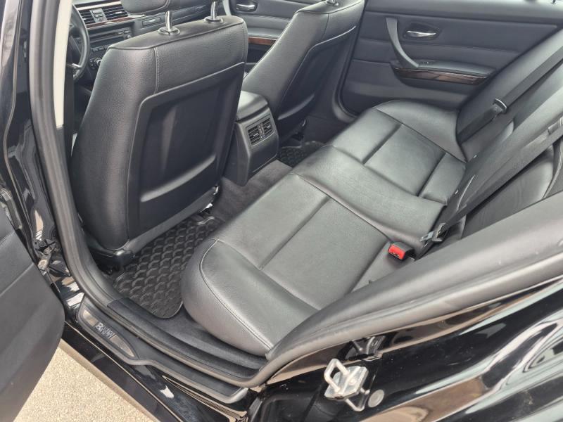 BMW 3-Series 328i xDrive 2011