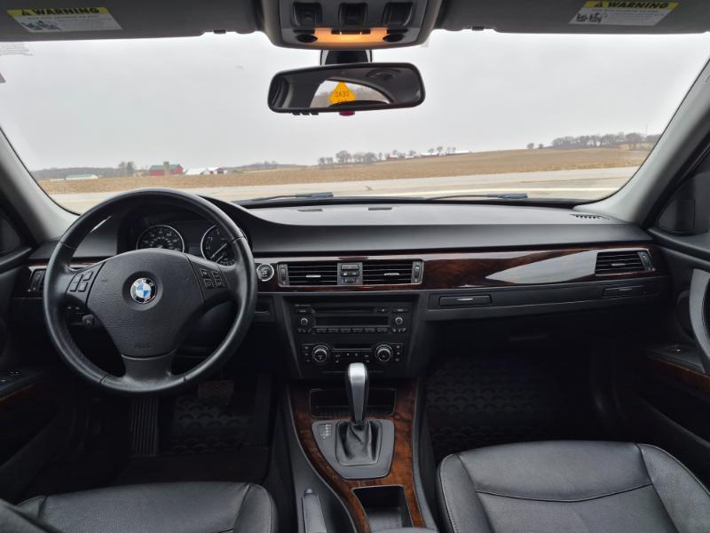 BMW 3-Series 328i xDrive 2011